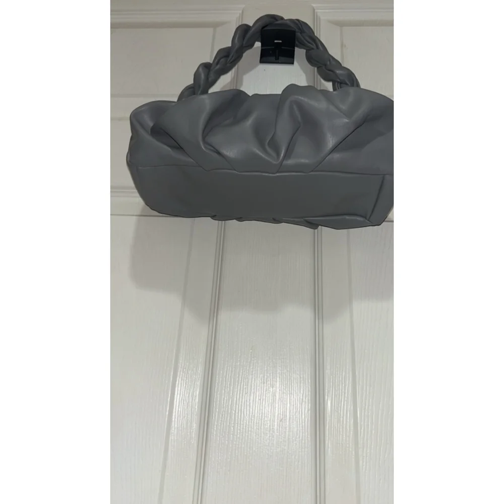 Women's Unbranded Gray Ruched Shoulder Bag One Size